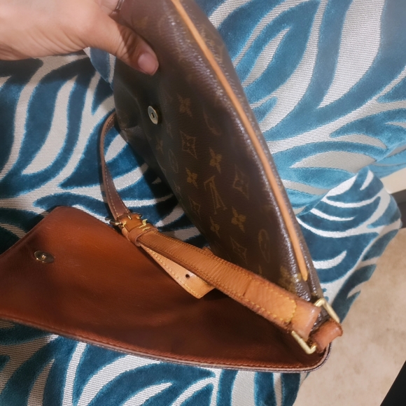 Authentic Louis Vuitton Musette Salsa PM Bag - Picture 6 of 9